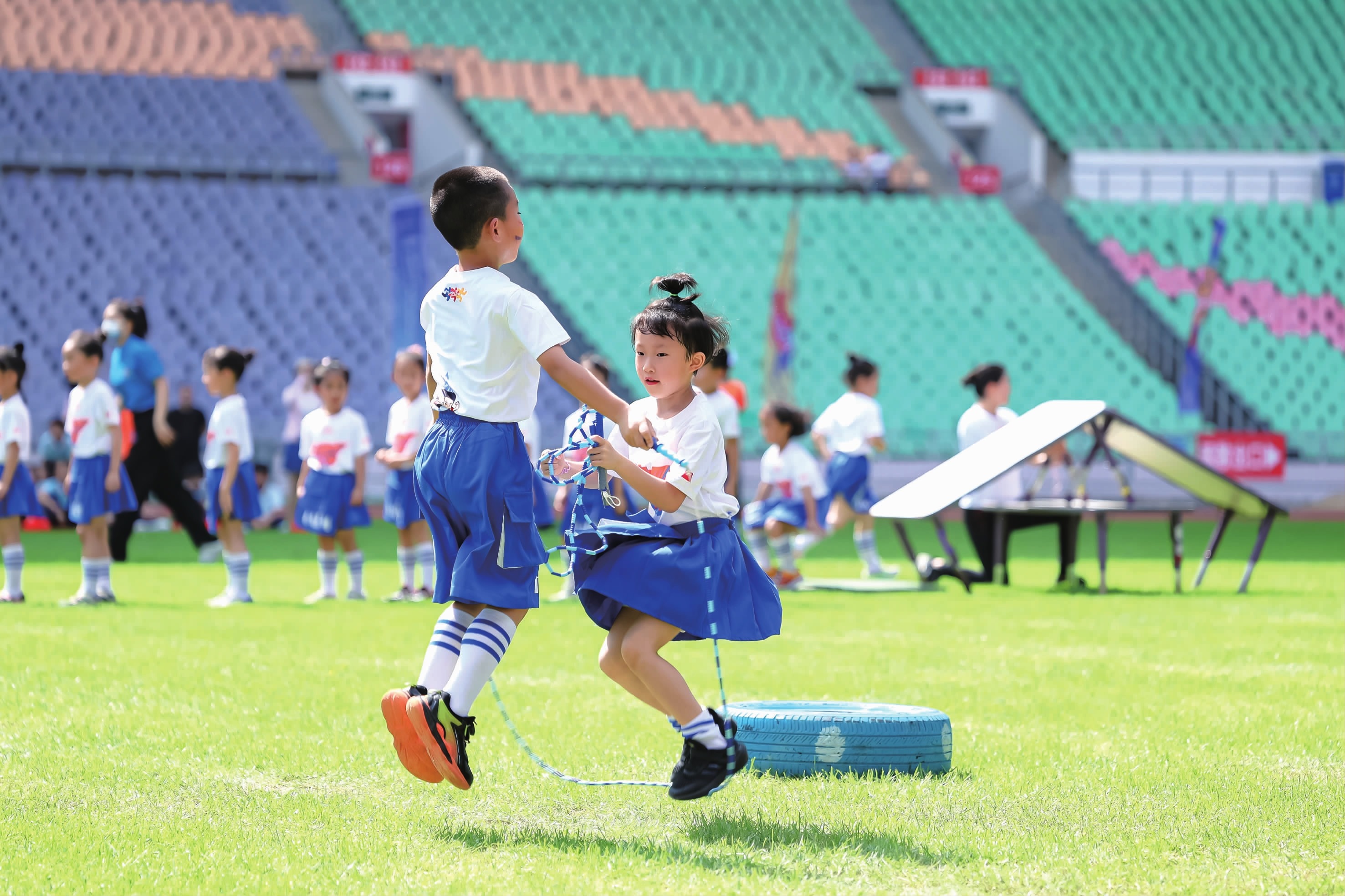 基米希：我们在定位球防守上失误太多；球队能从中学到很多