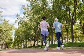 拉什福德：莱万告诉我要多传中，为孔德梅开二度感到高兴