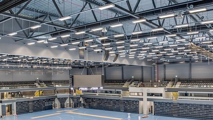 伊布名场面，五名防守球员+一台摄像机，全被他戏耍了一遍#足球